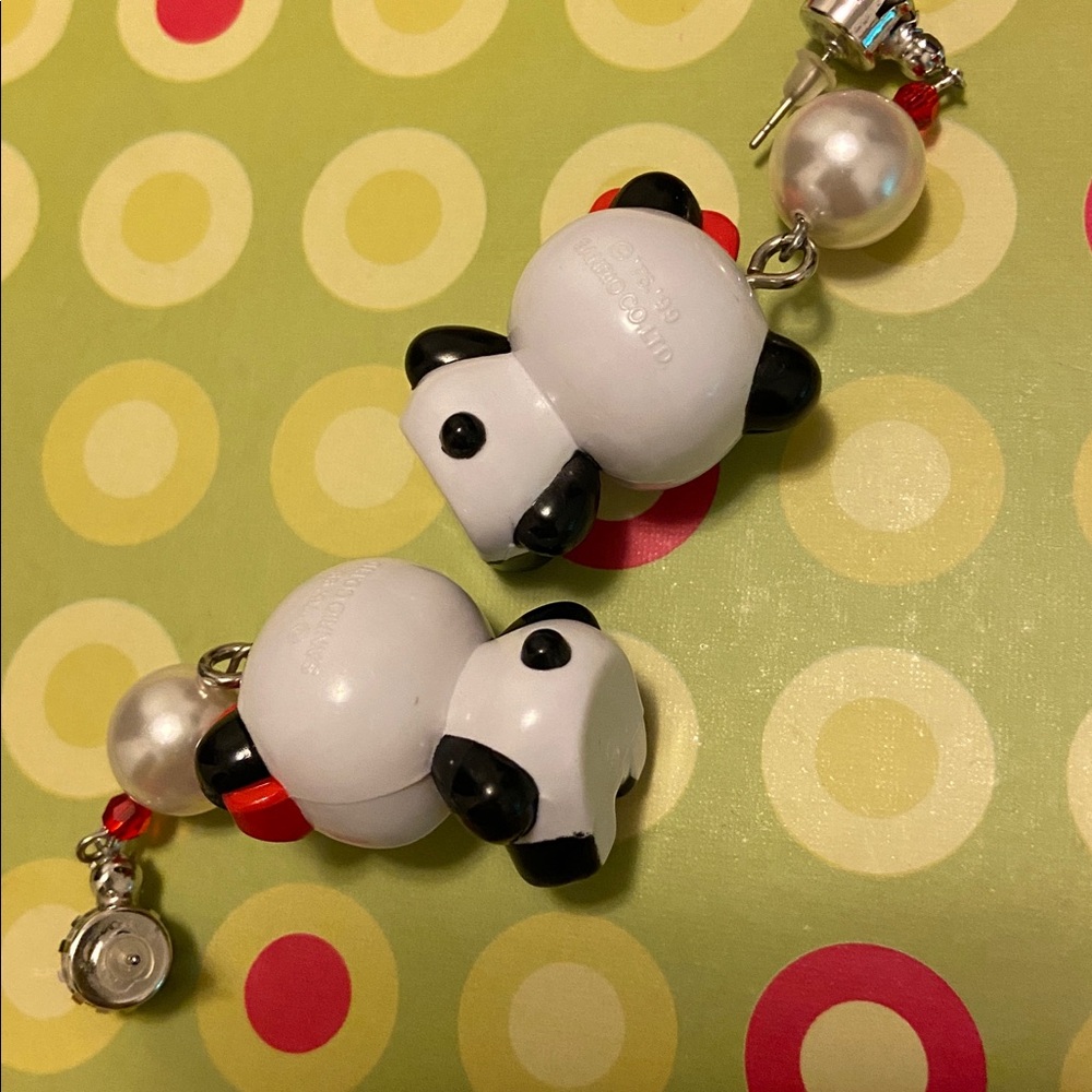 PANDA Tarantino collab sanrio hello kitty tarina earrings - Picture 5 of 9